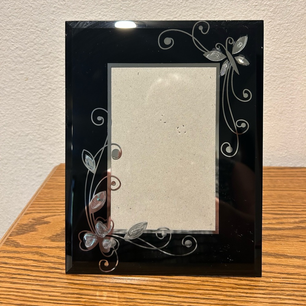 Elegant Black and Silver Glass Photo Frame